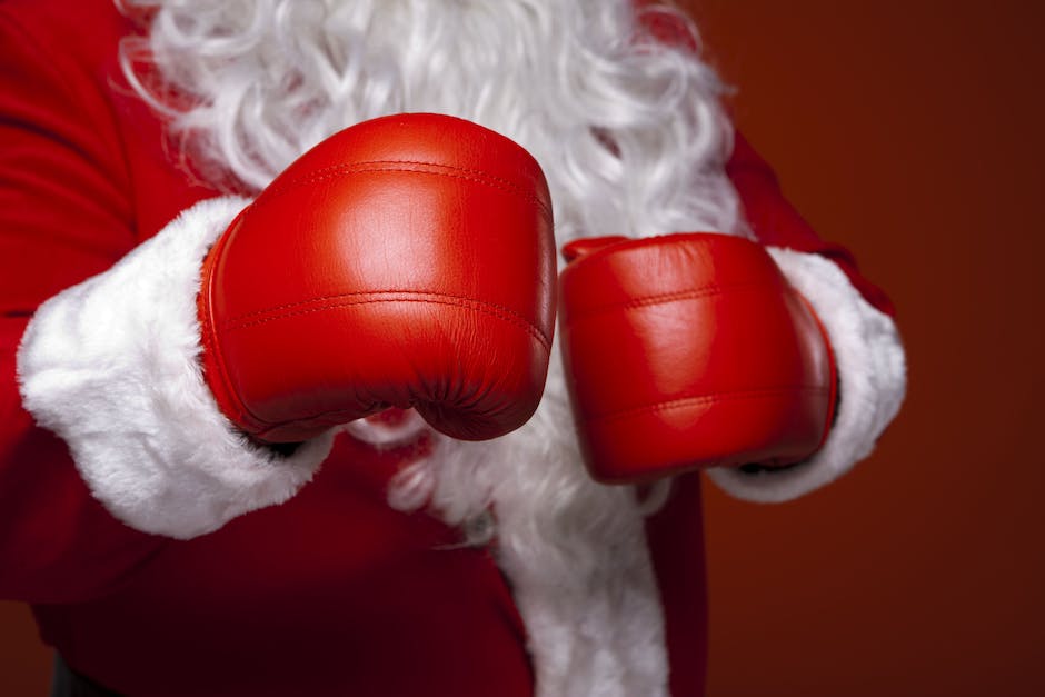 2. Reflecting on​ the Tradition: Captivating Boxing Day Quotes that ​Embrace Generosity